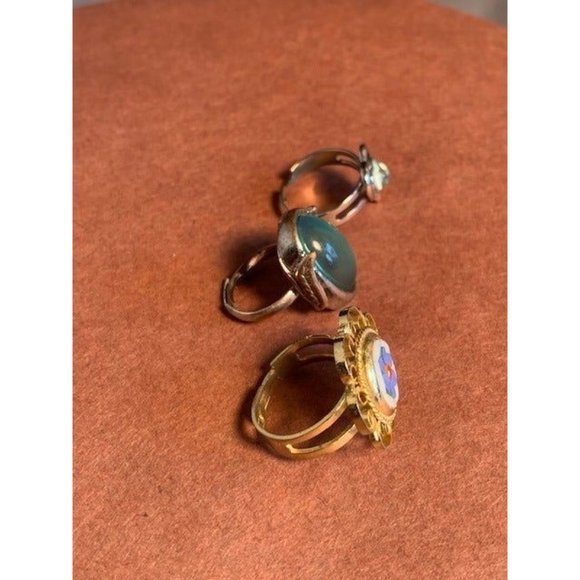 Fun rings, various sizes and design. - Picture 5 of 7